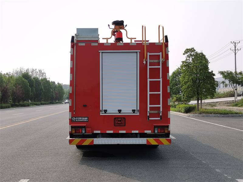 五十鈴水罐消防車(chē)（6.3噸）圖片